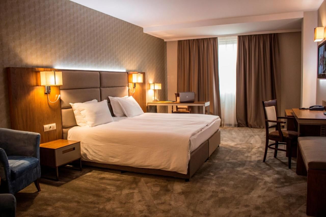 Отель Hotel Golden Tulip Varna Варна