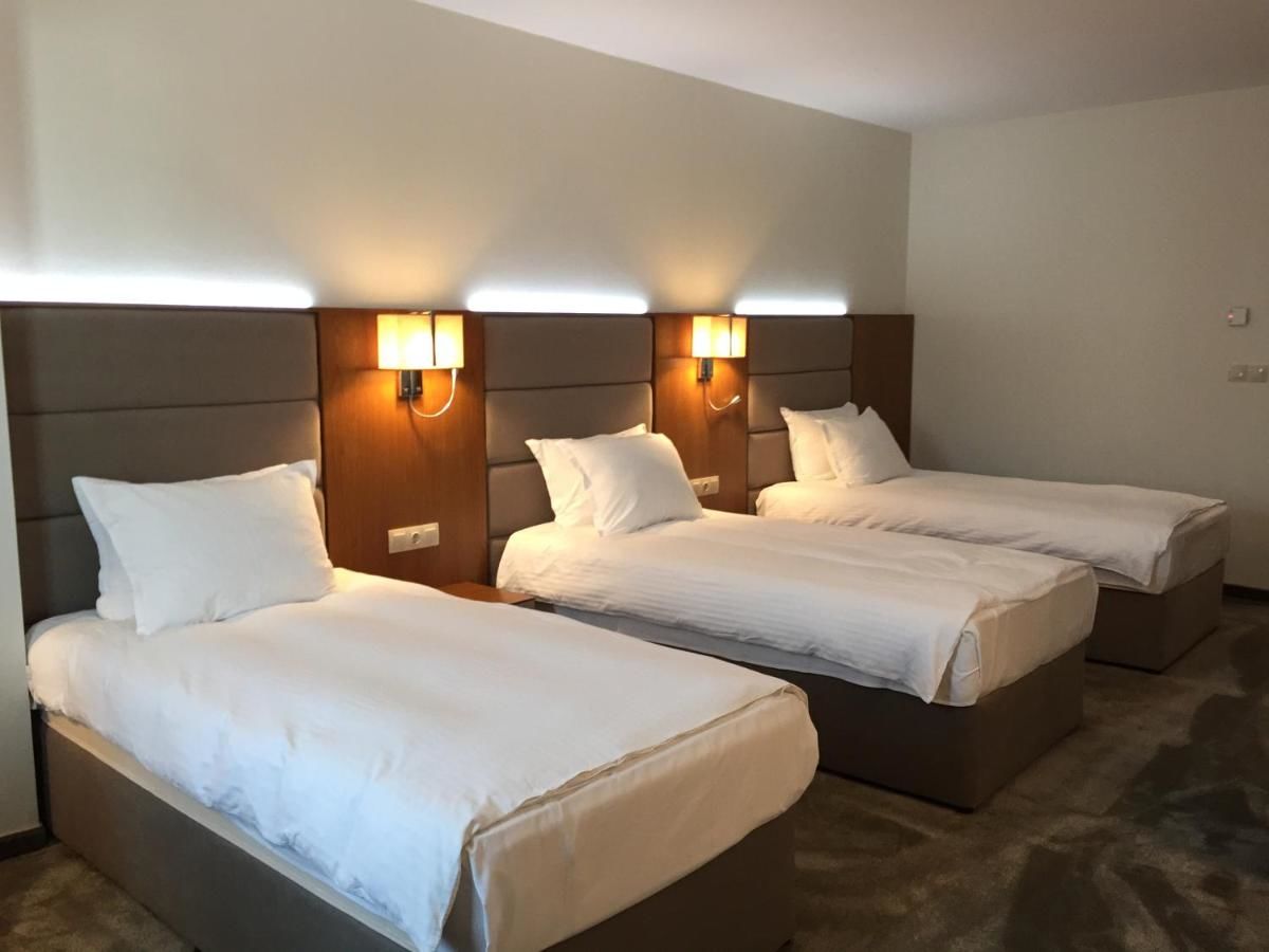 Отель Hotel Golden Tulip Varna Варна-25