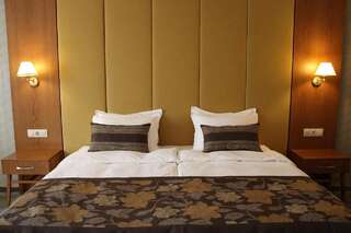 Отель Hotel Golden Tulip Varna Варна Стандартный двухместный номер с 1 кроватью или 2 отдельными кроватями-3