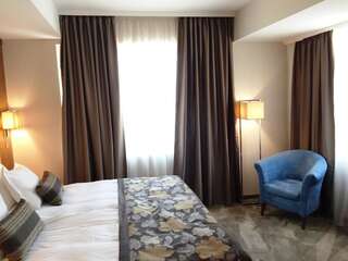 Отель Hotel Golden Tulip Varna Варна Люкс-6