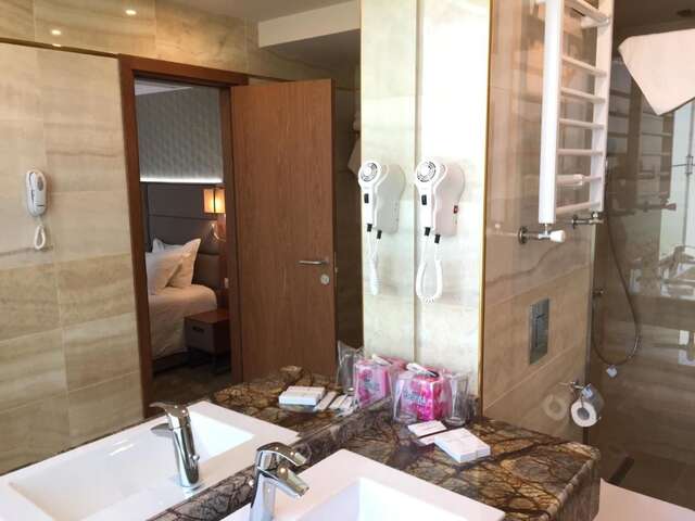 Отель Hotel Golden Tulip Varna Варна-18