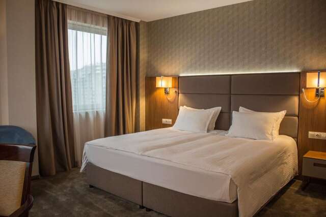 Отель Hotel Golden Tulip Varna Варна-5