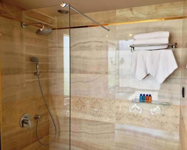 Отель Hotel Golden Tulip Varna Варна-35