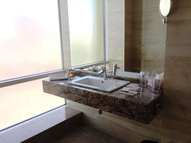 Отель Hotel Golden Tulip Varna Варна-36