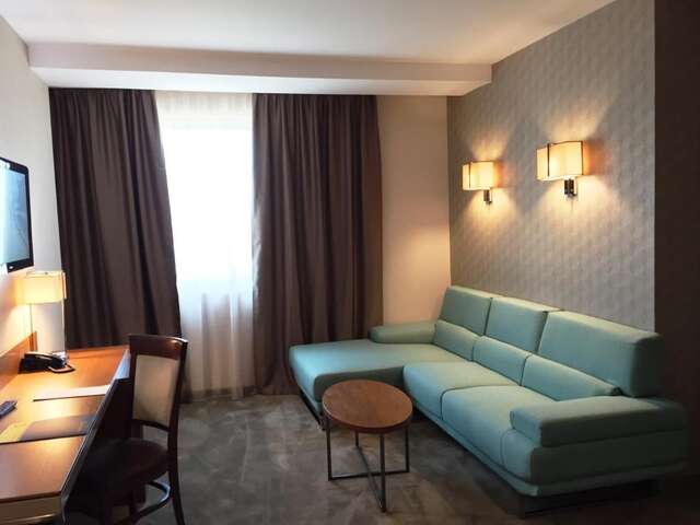 Отель Hotel Golden Tulip Varna Варна-41